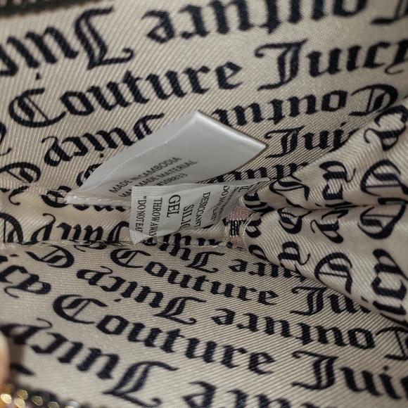 JUICY COUTURE FLUFFY HEART WRISTLET NWT - Picture 7 of 8